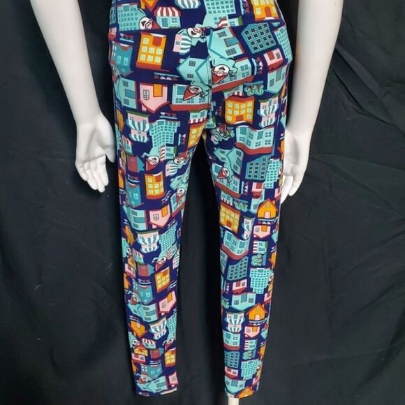 LuLaRoe Gnome Home Leggings (OS) - Picture 4 of 5
